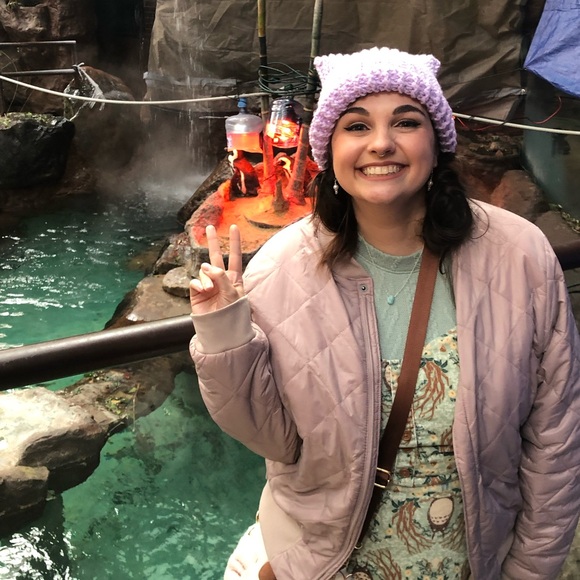 Meet your Posher, Amy! - Picture 5 of 5